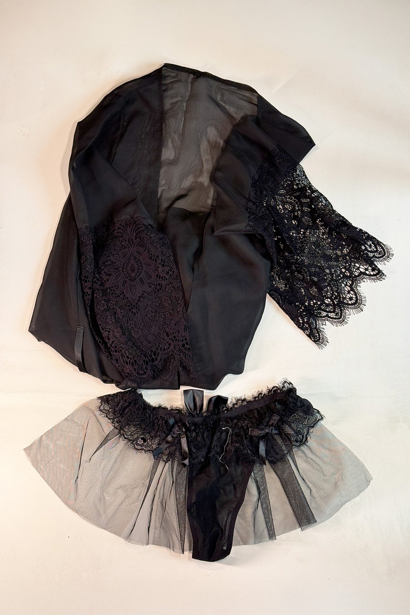 Lea's Laced Cape and Panties Set from INTIGHTS #102